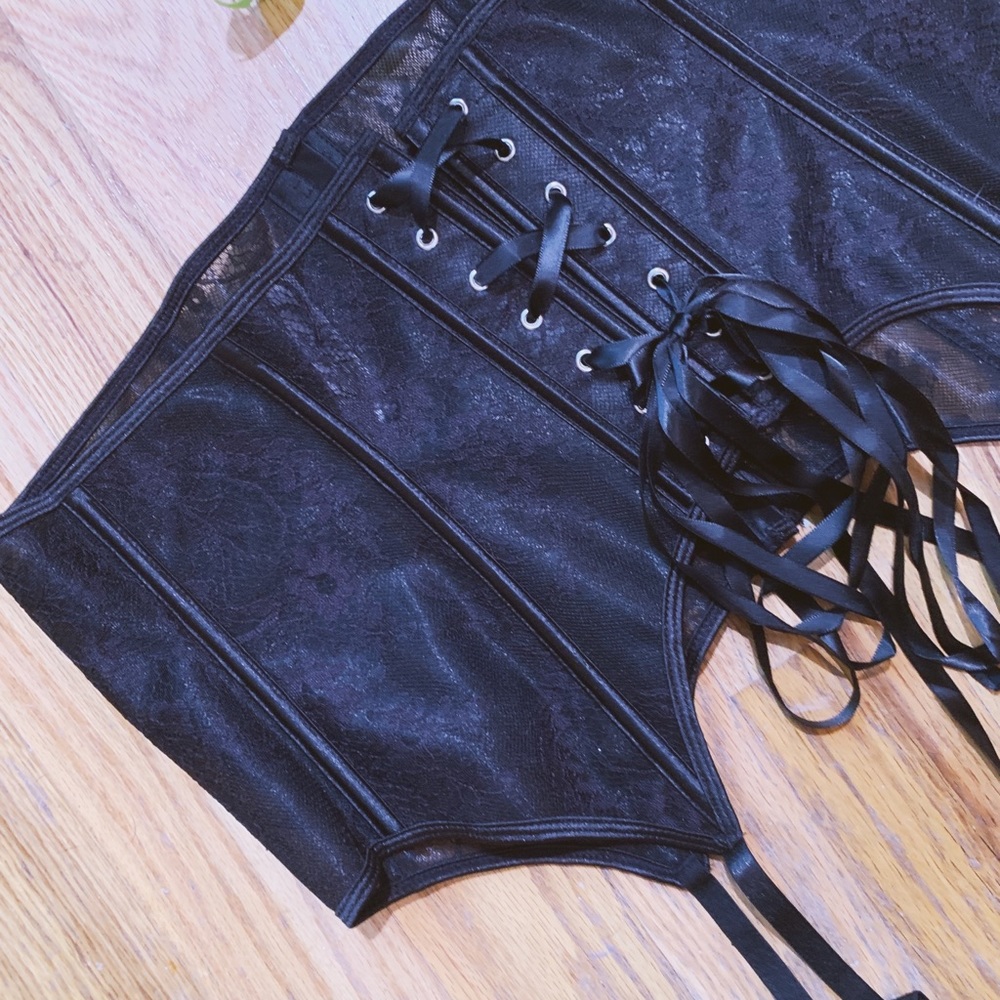 NWT 2X Waist Cincher w Gartwrs Adore Me